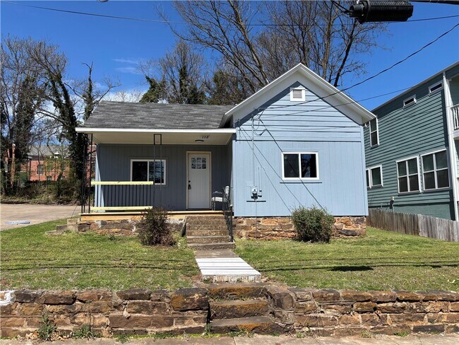 118 E Spring St in Fayetteville, AR - Building Photo - Building Photo