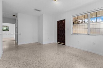 3269 SW 23rd St in Miami, FL - Building Photo - Building Photo
