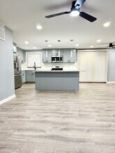 1310 Somerset Ln in Schaumburg, IL - Building Photo - Building Photo