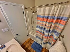 1101 Broad Creek Rd in New Bern, NC - Foto de edificio - Building Photo