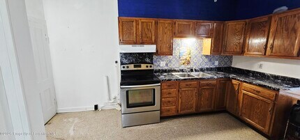 1319 Washburn St in Scranton, PA - Building Photo - Building Photo