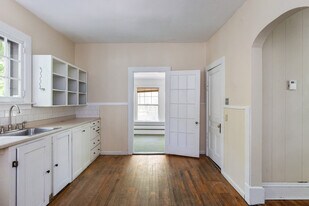 55 Loomis St, Unit B in Burlington, VT - Building Photo