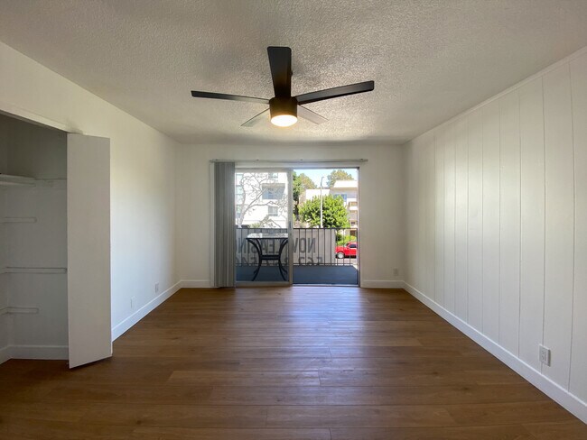 1823 Camden Ave in Los Angeles, CA - Building Photo - Building Photo