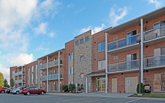 The Clubhouse in St Catharines, ON - Building Photo