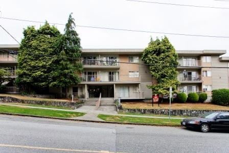 Sherbrooke Manor Apartments in New Westminster, BC - Building Photo
