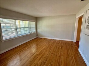 4313 S Hubert Ave in Tampa, FL - Building Photo - Building Photo