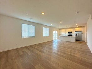 521 Daphne Terrace St in Henderson, NV - Building Photo - Building Photo