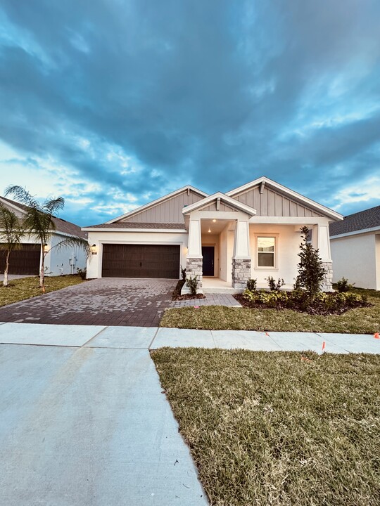 1421 Brentwood Dr in Kissimmee, FL - Building Photo