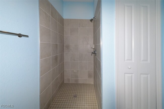 property at 3983 E Hampton Cir