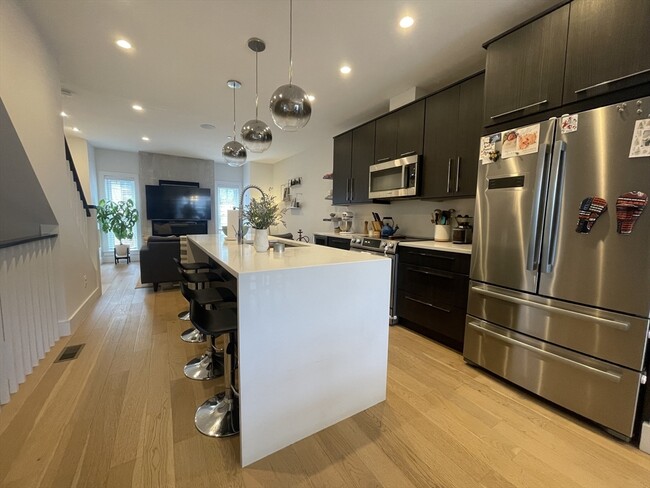 3 Lamson Ct