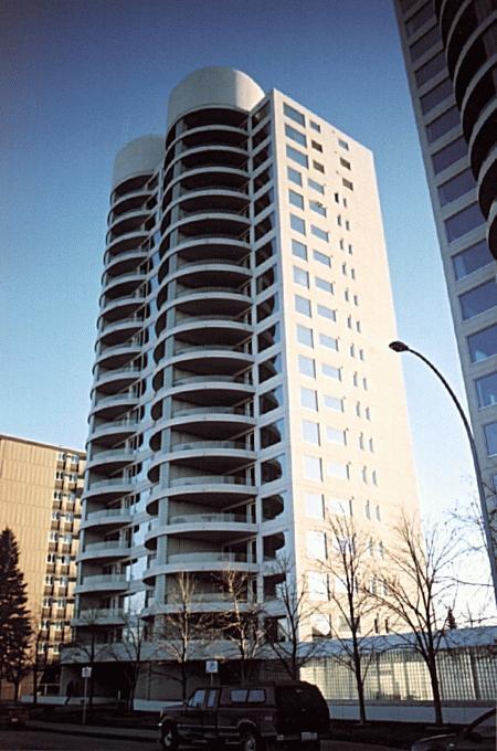 10721 Saskatchewan Dr NW in Edmonton, AB - Building Photo