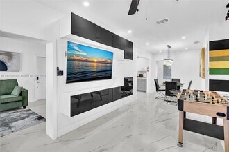 797 NW 35th St in Miami, FL - Building Photo - Building Photo