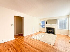 10332 Ashworth Ave N in Seattle, WA - Building Photo - Building Photo