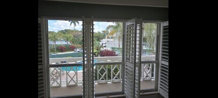 2124 NE 5th Ave, Unit 209 in Wilton Manors, FL - Building Photo - Building Photo