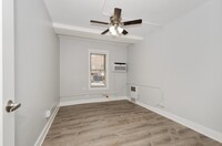 1303 W Estes Ave in Chicago, IL - Building Photo - Building Photo