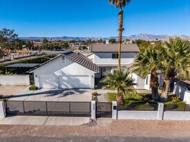 2135 Saratoga St in Las Vegas, NV - Building Photo