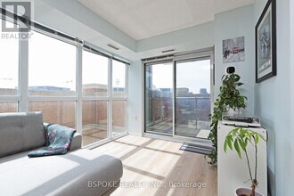 125 Western Battery Rd in Toronto, ON - Building Photo - Building Photo