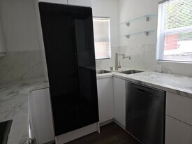 3004 Kelton Ave in Los Angeles, CA - Building Photo