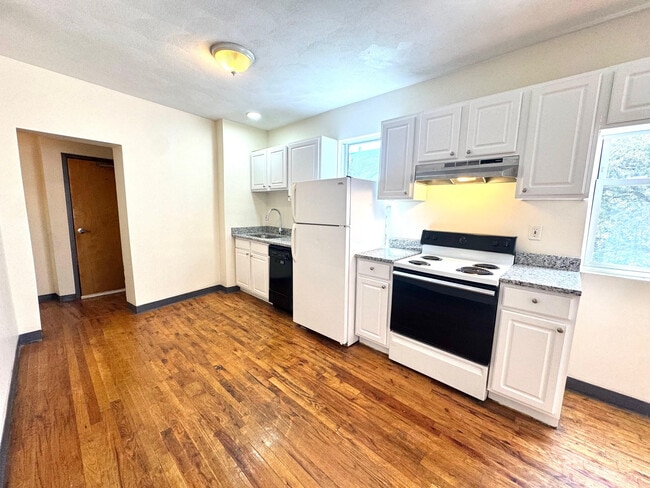 840 Huntington Ave, Unit 2