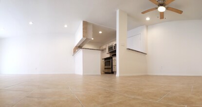 11020 Hesby St in Los Angeles, CA - Foto de edificio - Building Photo