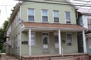 29 N Main St in Dover, PA - Building Photo