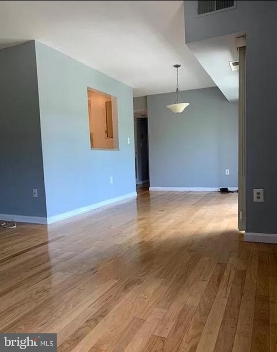 3812 Bel Pre Rd-Unit -12-54 in Silver Spring, MD - Foto de edificio
