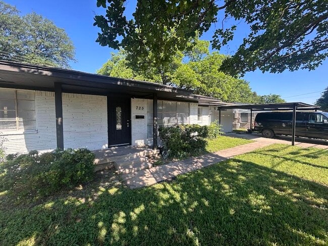 property at 725 Irby Ln