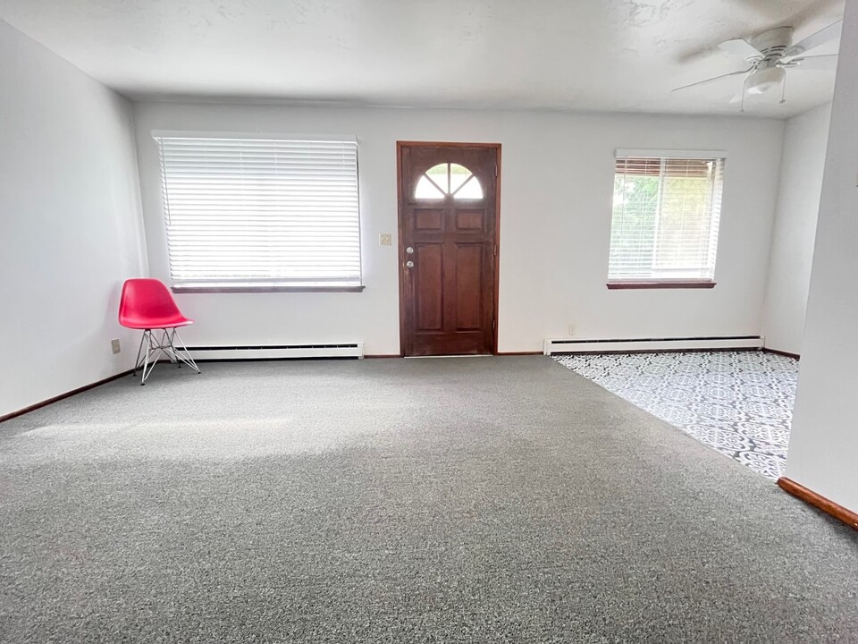1634 SW 114th St, Unit Unit 2 in Seattle, WA - Building Photo
