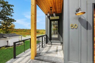 50 Old S Plank Rd in Newburgh, NY - Foto de edificio - Building Photo