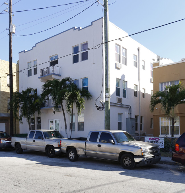 1142 SW 4th St in Miami, FL - Building Photo - Building Photo