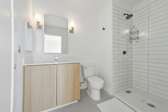 1066 Commonwealth Ave, Unit 502 in Boston, MA - Building Photo - Building Photo