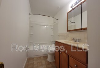 4006 Esseldale Dr-Unit -4006 in St. Ann, MO - Building Photo - Building Photo