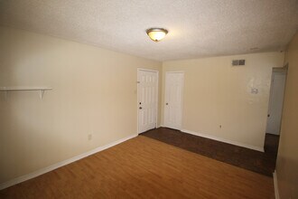 176 Rosalie Dr, Unit C in Avondale, LA - Building Photo - Building Photo