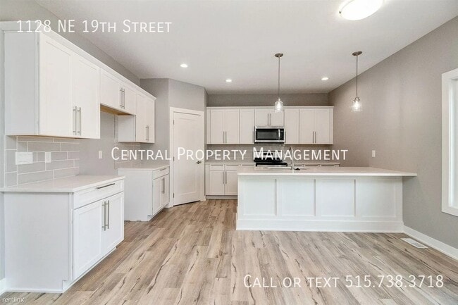 1128 NE 19th St in Grimes, IA - Building Photo - Building Photo