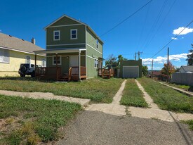113 E Spruce St in Walsenburg, CO - Building Photo