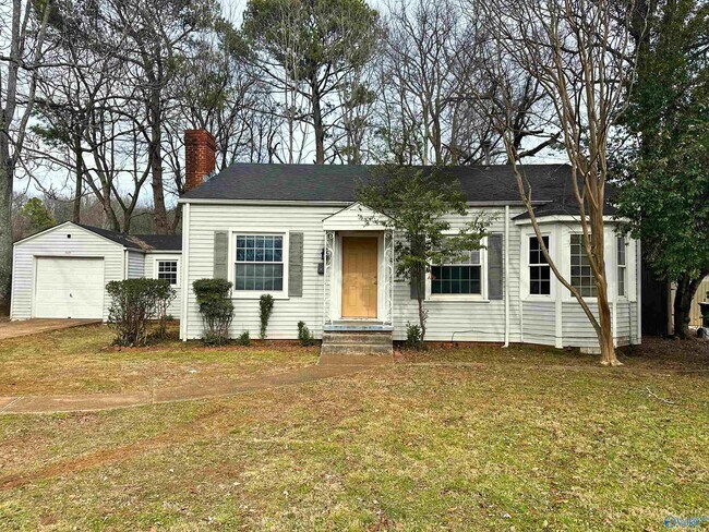 property at 2609 Whitesburg Dr