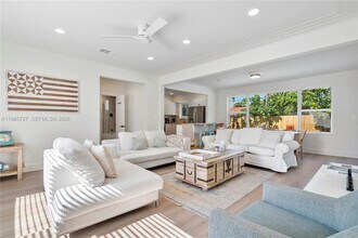 10801 Peachtree Dr in Miami, FL - Building Photo - Building Photo