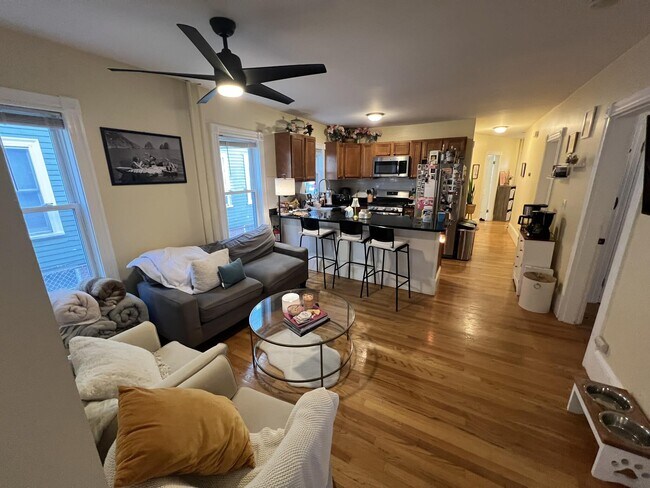 38 Gorham St, Unit 1 in Somerville, MA - Building Photo - Building Photo