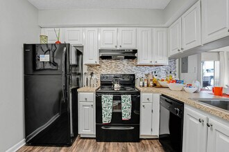 Advenir at Walden Lake in Miami, FL - Building Photo - Building Photo