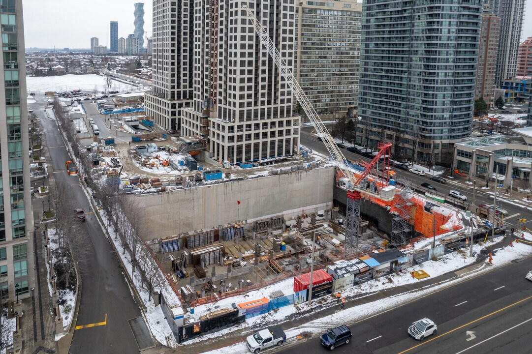 Oro at Edge Towers in Mississauga, ON - Building Photo