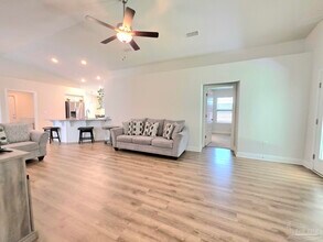 1813 Leigh Lp in Gonzalez, FL - Building Photo - Building Photo