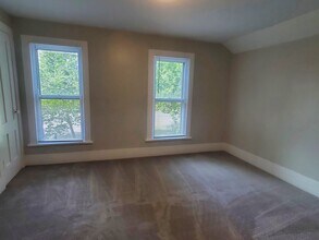 85 Spring St, Unit Upper in Brockport, NY - Foto de edificio - Building Photo
