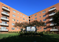 New Brookside Apartments in Alexandria, VA - Foto de edificio - Building Photo