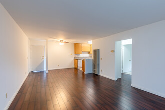 North Madison Apartments in Los Angeles, CA - Foto de edificio - Interior Photo