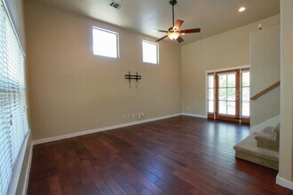 2102 Laura Ct in Round Rock, TX - Building Photo - Building Photo