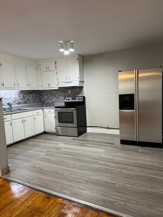 1201 Highland Ave, Unit B in Trent Woods, NC - Foto de edificio