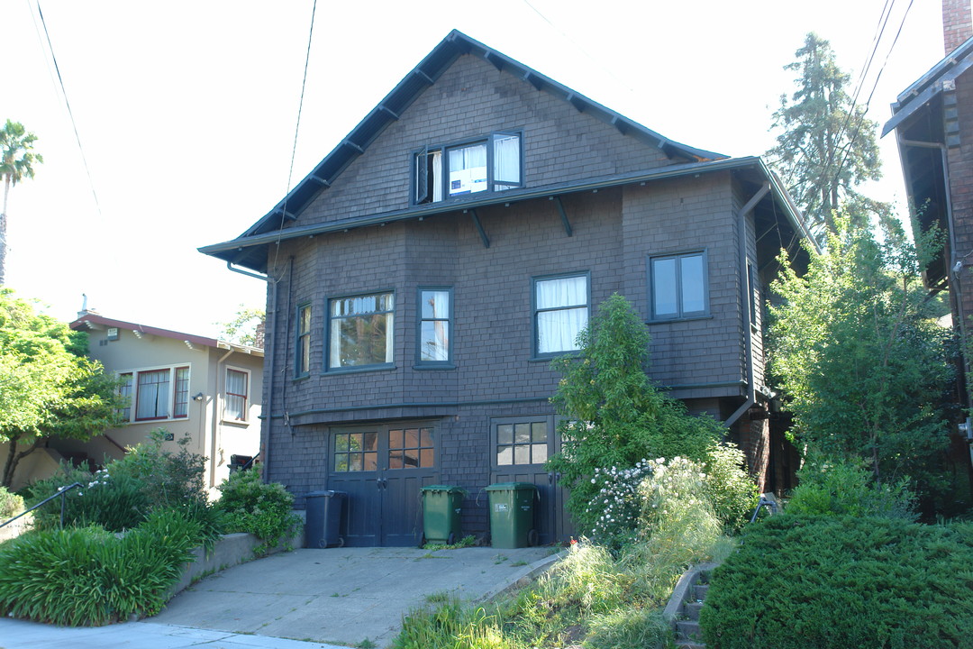 1323 Oxford St in Berkeley, CA - Building Photo