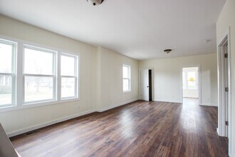 1163 4th St in Muskegon, MI - Building Photo - Building Photo