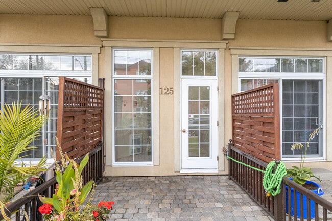 125 45E Av