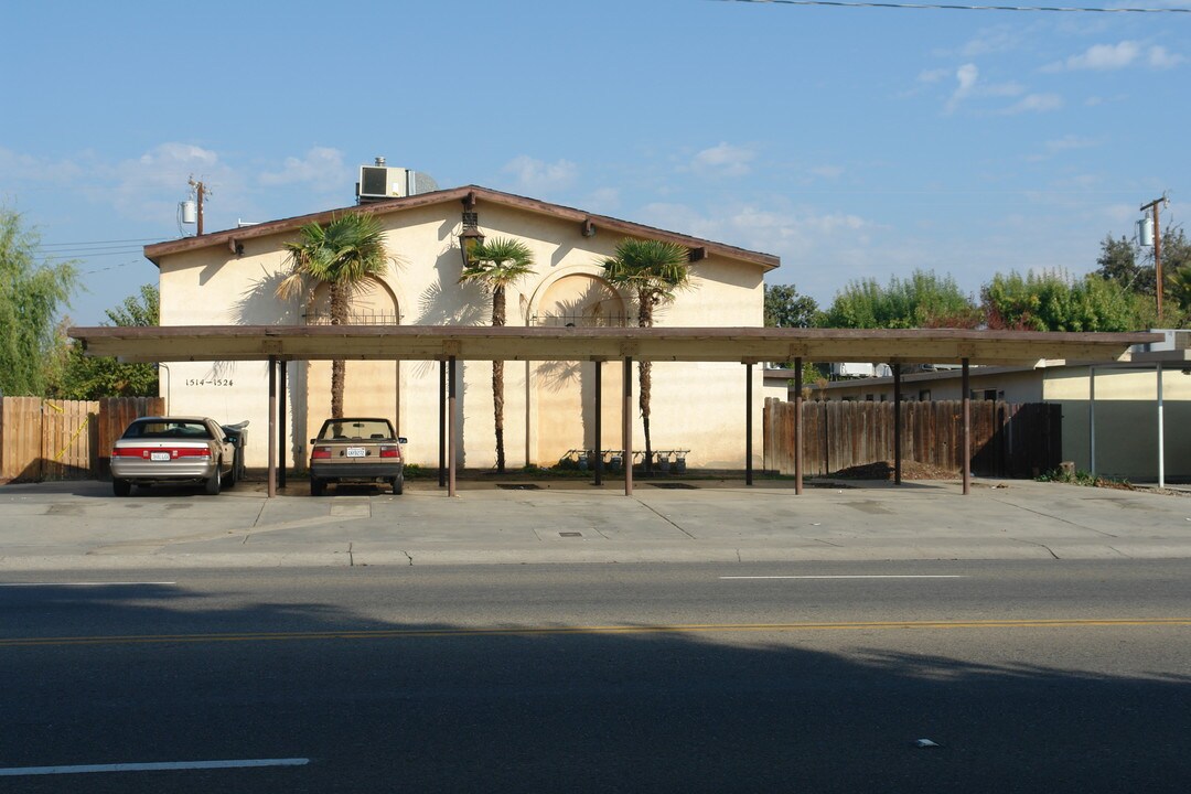 1514-1524 W Walnut Ave in Visalia, CA - Building Photo